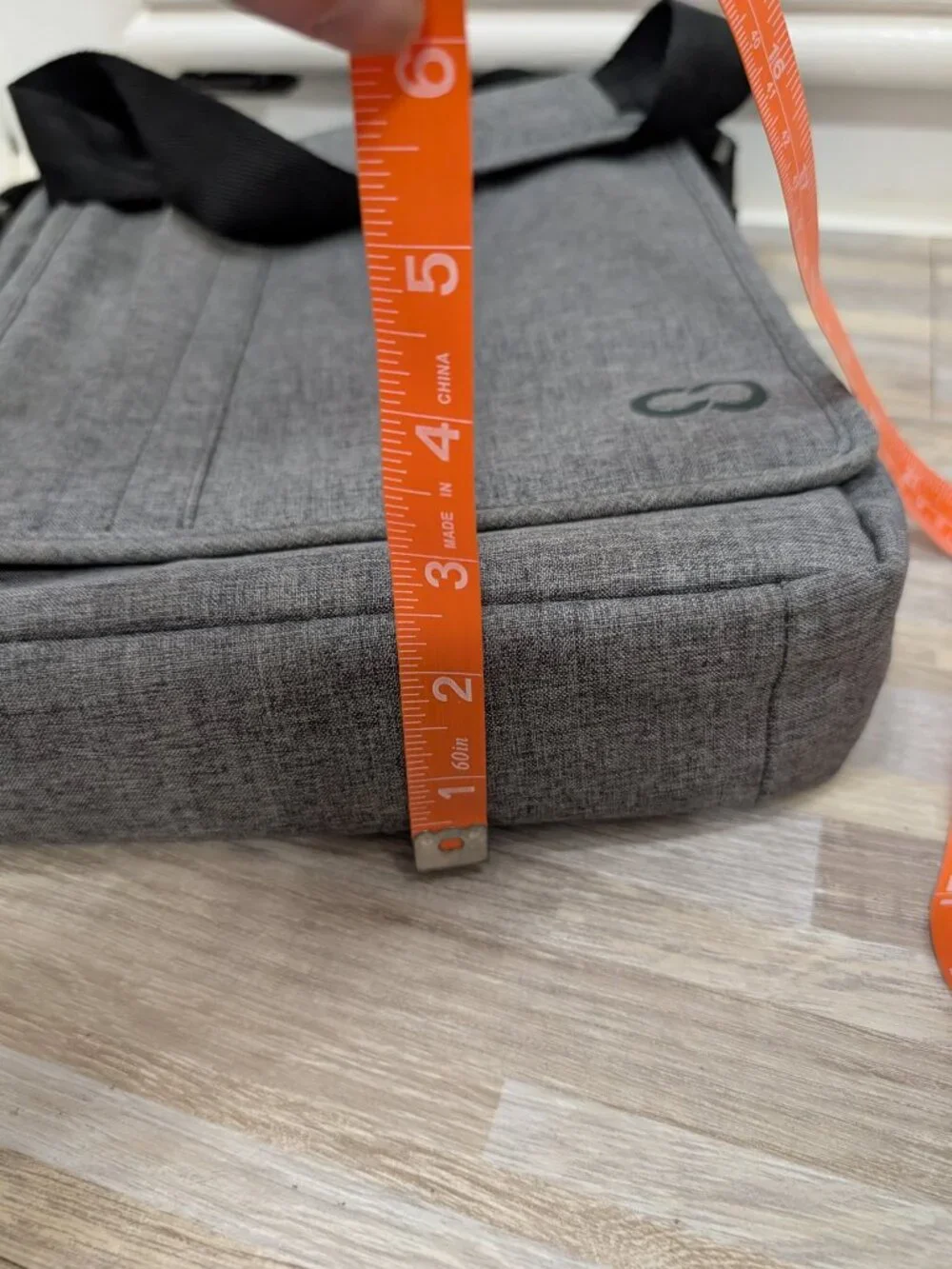 CaseCrown Campus North vertical messenger bag Grey